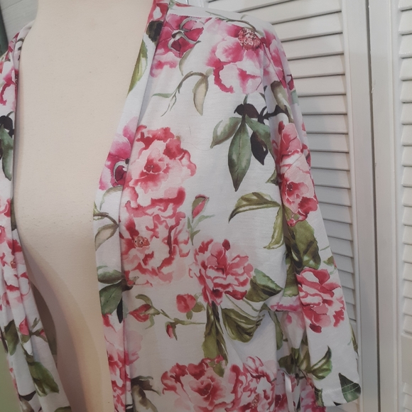 Show me your mumu floral robe O/S *R - Picture 7 of 8